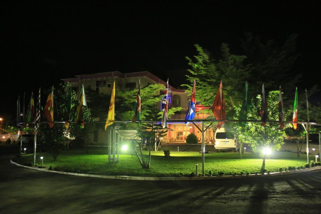 Oxygen Holiday Resort Owerri Bagian luar foto