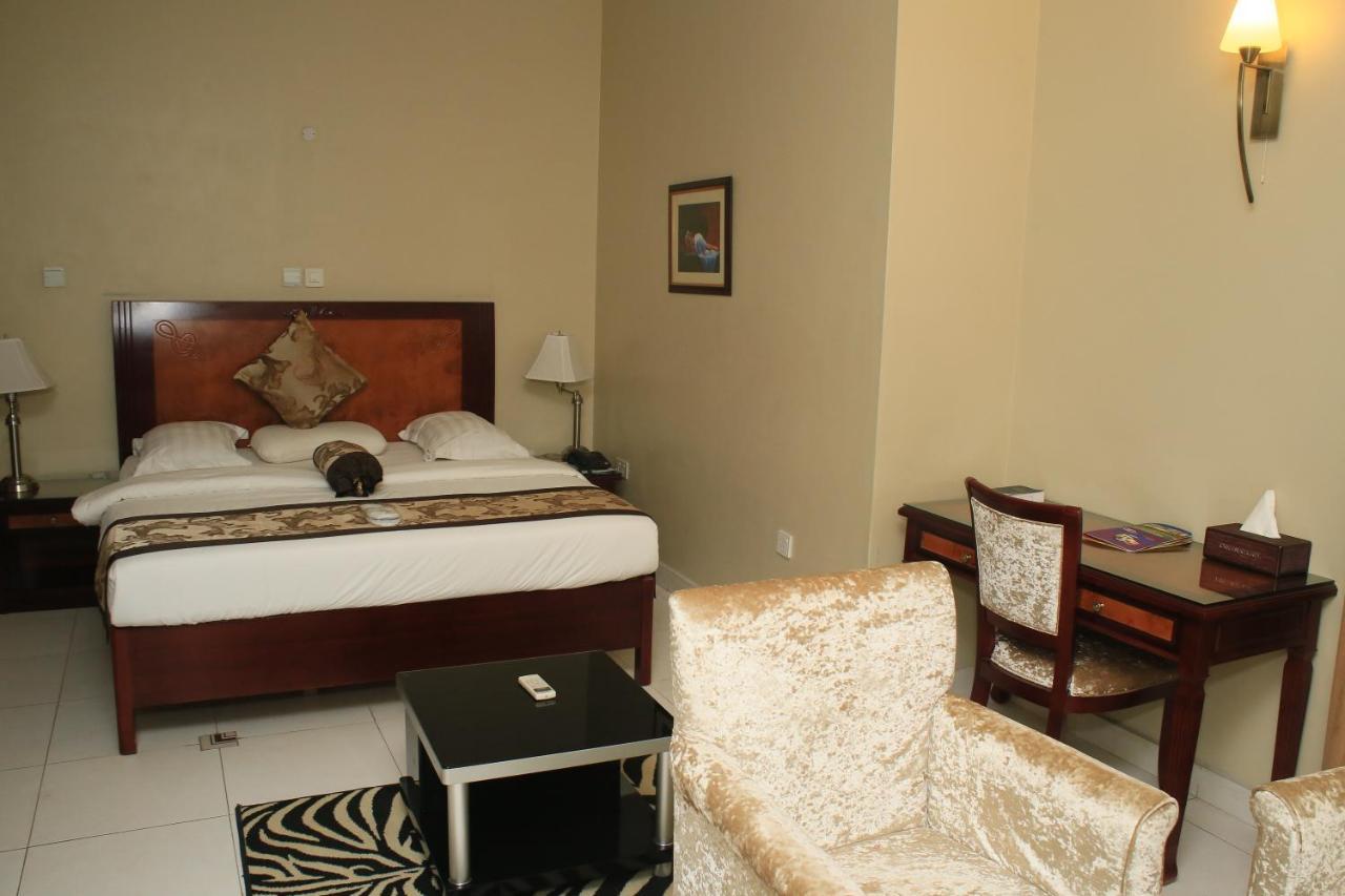 Oxygen Holiday Resort Owerri Bagian luar foto