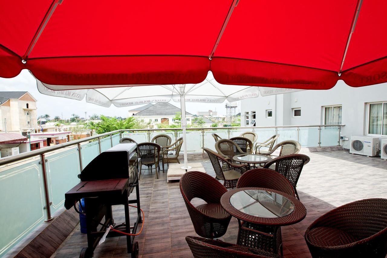 Oxygen Holiday Resort Owerri Bagian luar foto