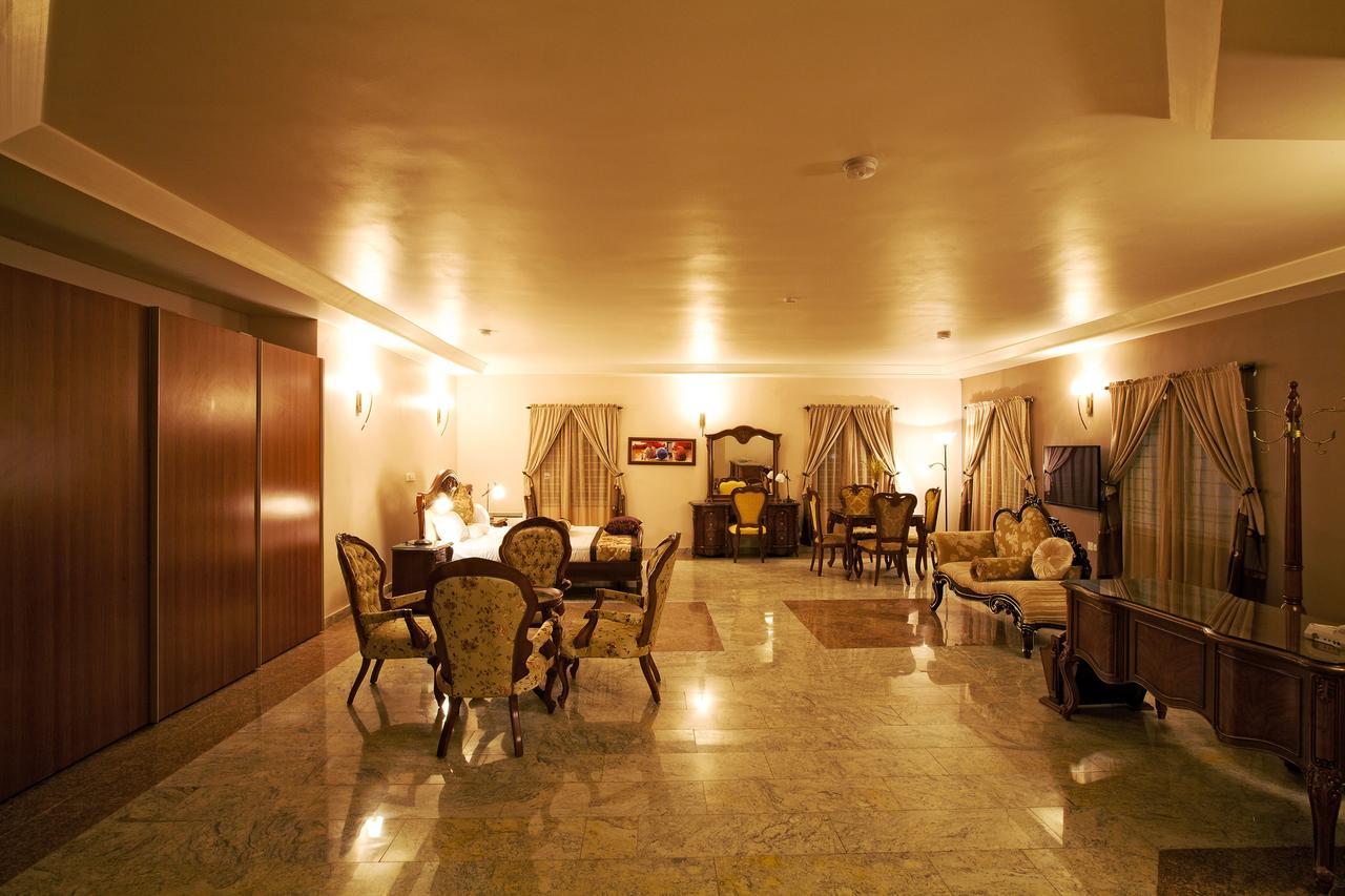 Oxygen Holiday Resort Owerri Bagian luar foto
