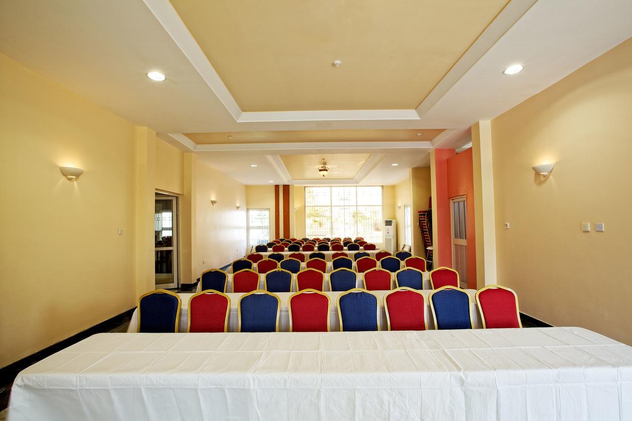 Oxygen Holiday Resort Owerri Bagian luar foto